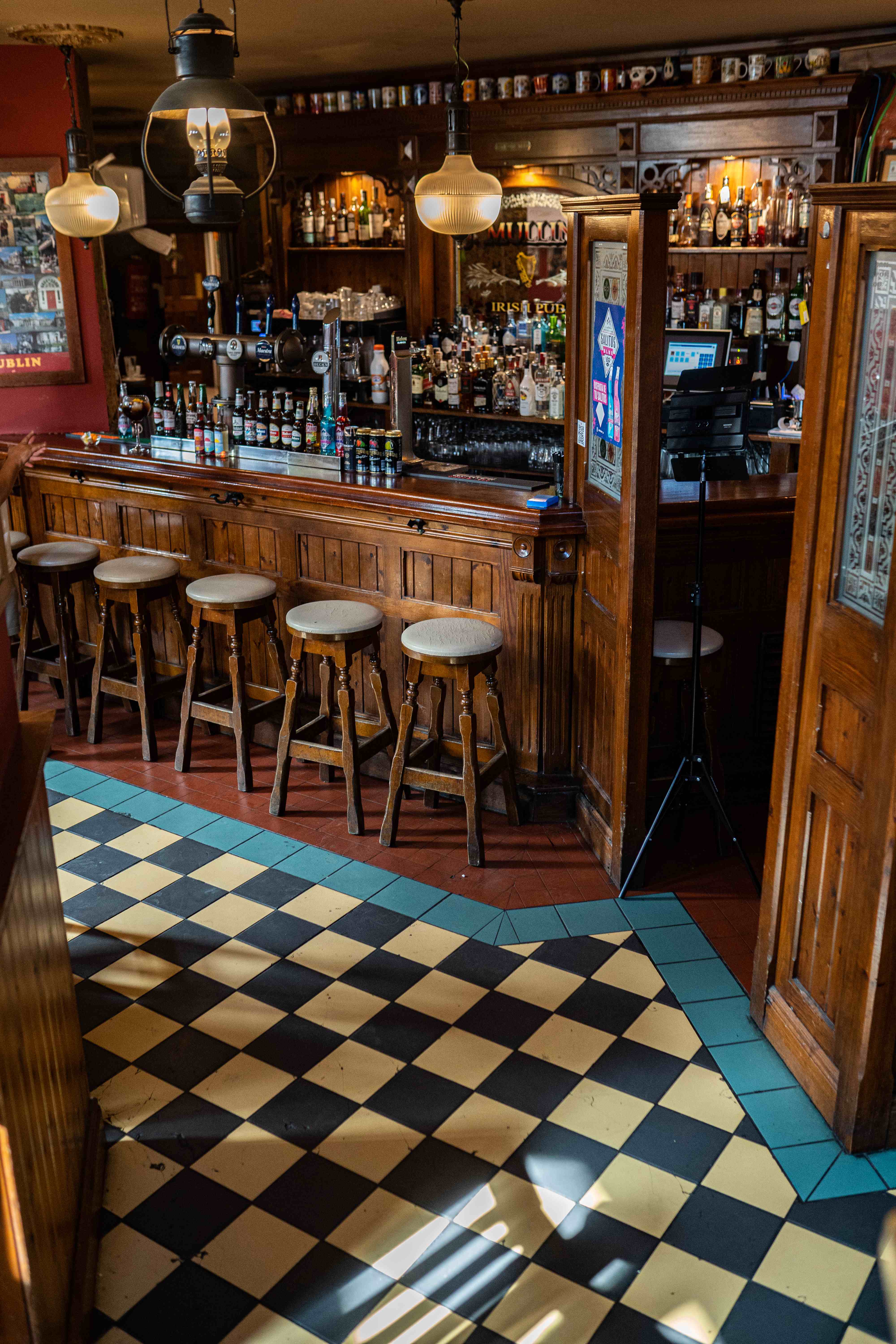 MULLINS BURGUER IRISH PUB - Imagen 2